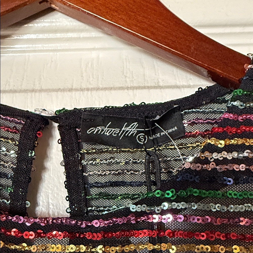Glittering Multicolor Sequin Crop Top - Picture 3 of 5